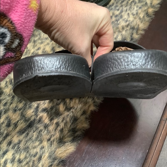 CANT EVEN SLIDES AND WEIRD SNAP BACK CAP - Picture 8 of 10